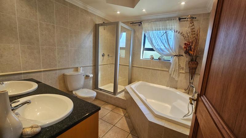 4 Bedroom Property for Sale in Westlake North West